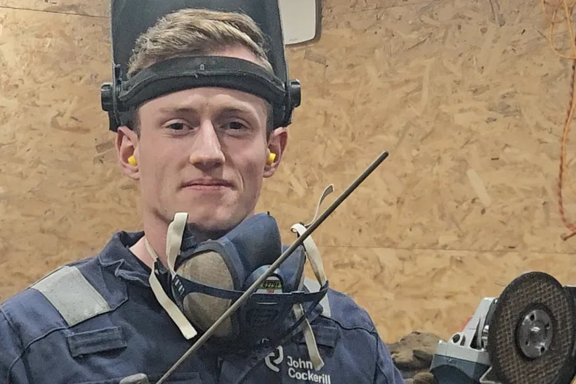 Alexis, soudeur certifié, dans son atelier